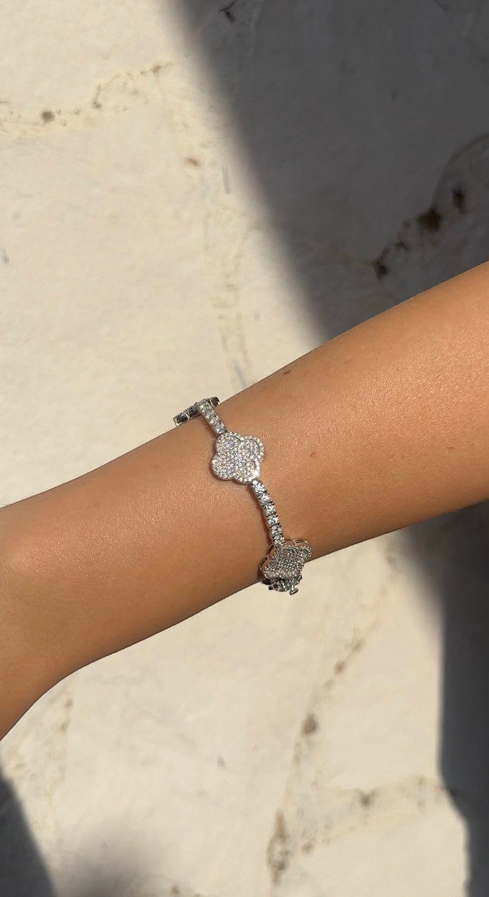 Gabrion Clover Luxe tennis bracelet with VVS Moissanite stones, 3mm, set in 925 sterling silver with 18K white gold plating.